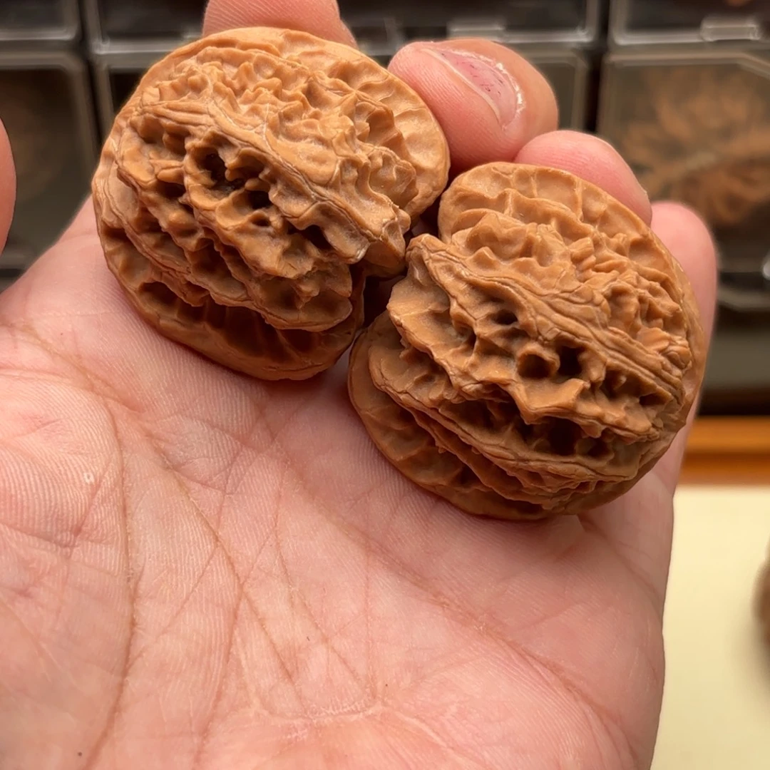 文玩核桃把件苹果圆狮子头