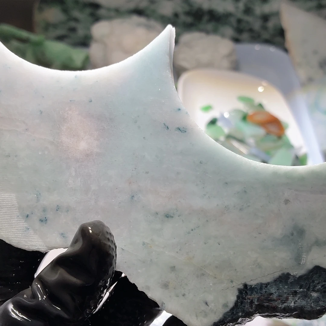 翡翠未镶嵌颈饰边角料