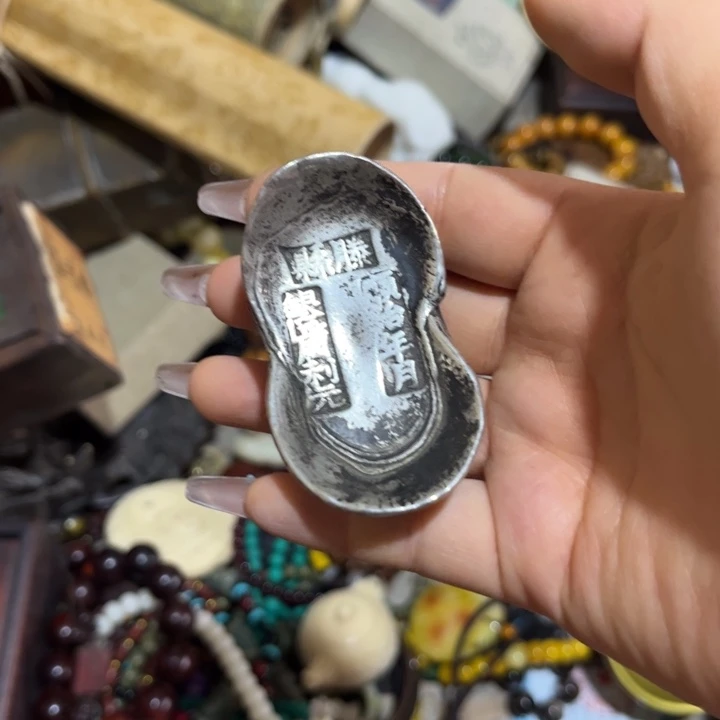 瓷片就坐我后面还有一个地方可以