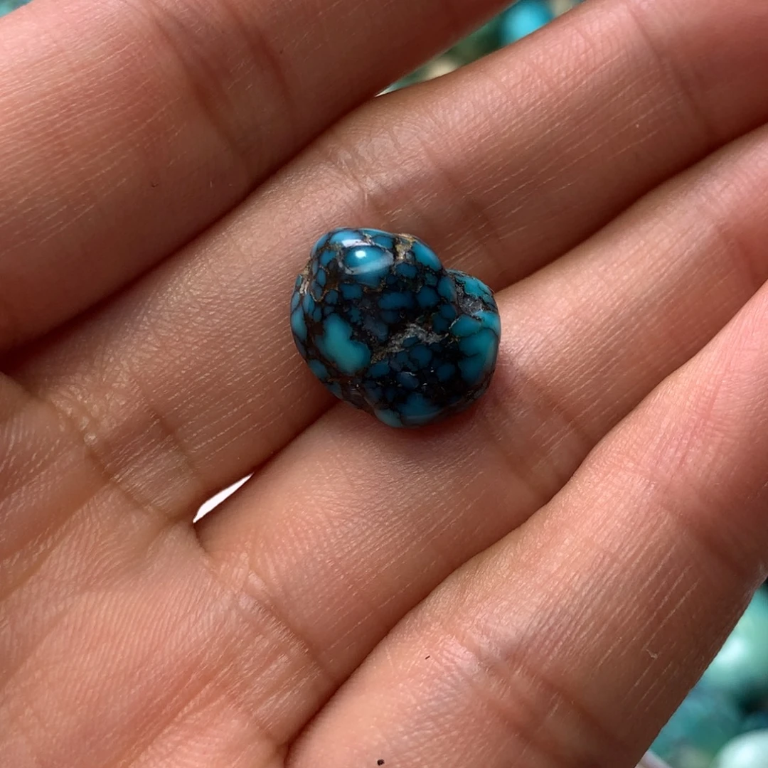 壹***乐绿松石未镶嵌珠宝奇石