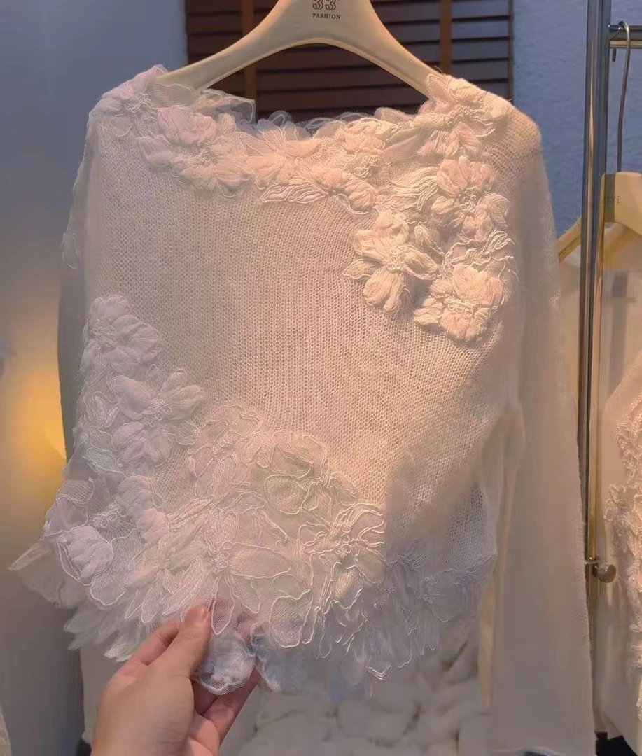 早秋洋气蕾丝花朵拼接仙女风气质时尚显瘦百搭宽松女长袖针织衫