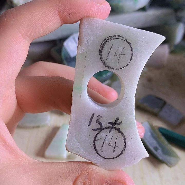 颈饰未镶嵌翡翠翡翠