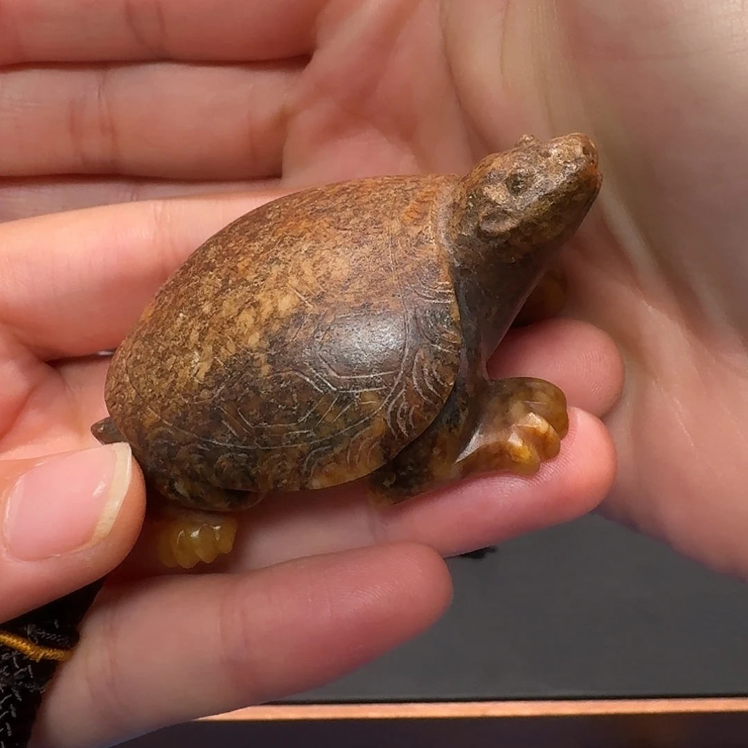 用***8和田玉未镶嵌挂件