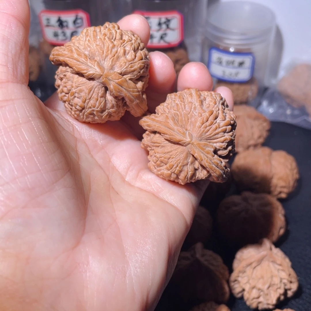 吊坠桃核40尺闷白，