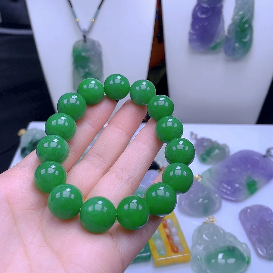 翡翠吊坠(赠链)未镶嵌