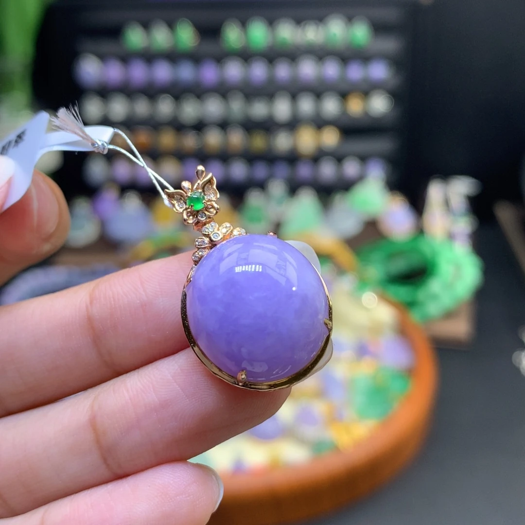 翡翠18K金镶嵌颈饰