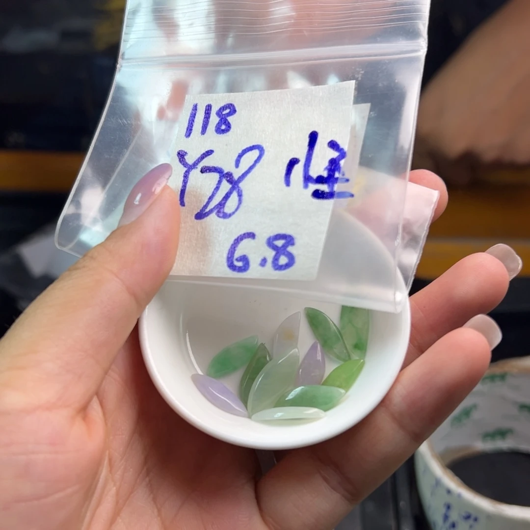 【闪购商品】定制翡翠未镶嵌怪*萌翡翠