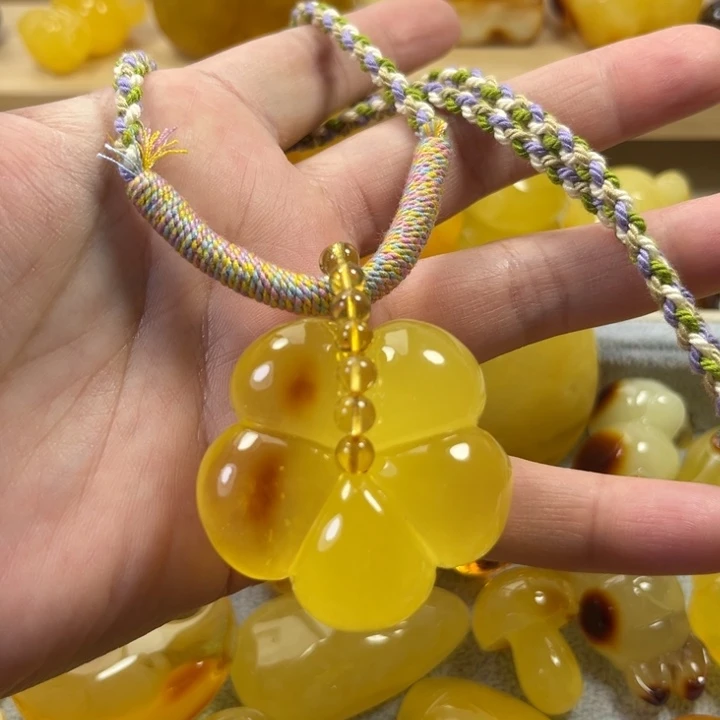 琥珀颈饰未镶嵌琥珀蜜蜡