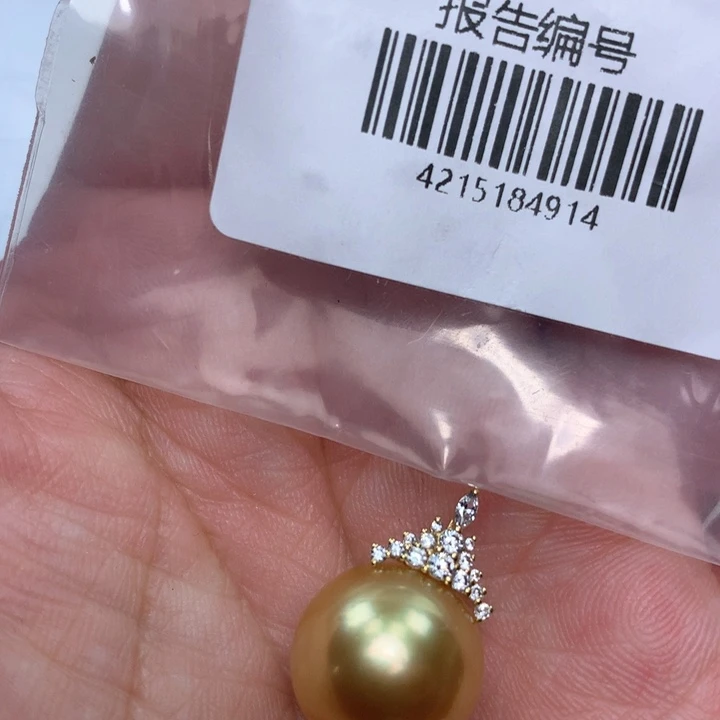 颈饰18K金镶嵌海水珍珠