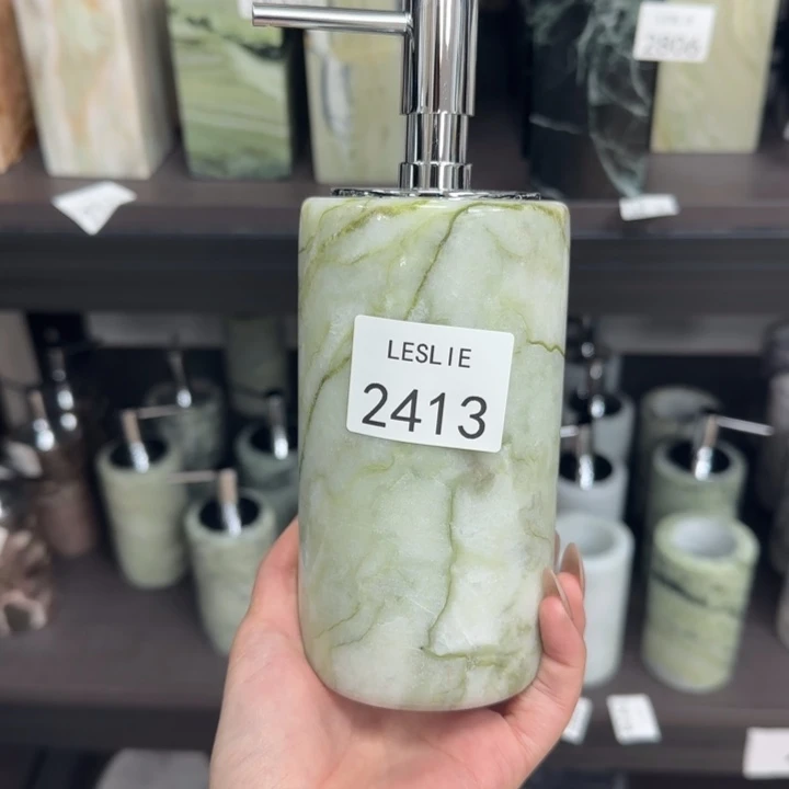 X2413.               福利