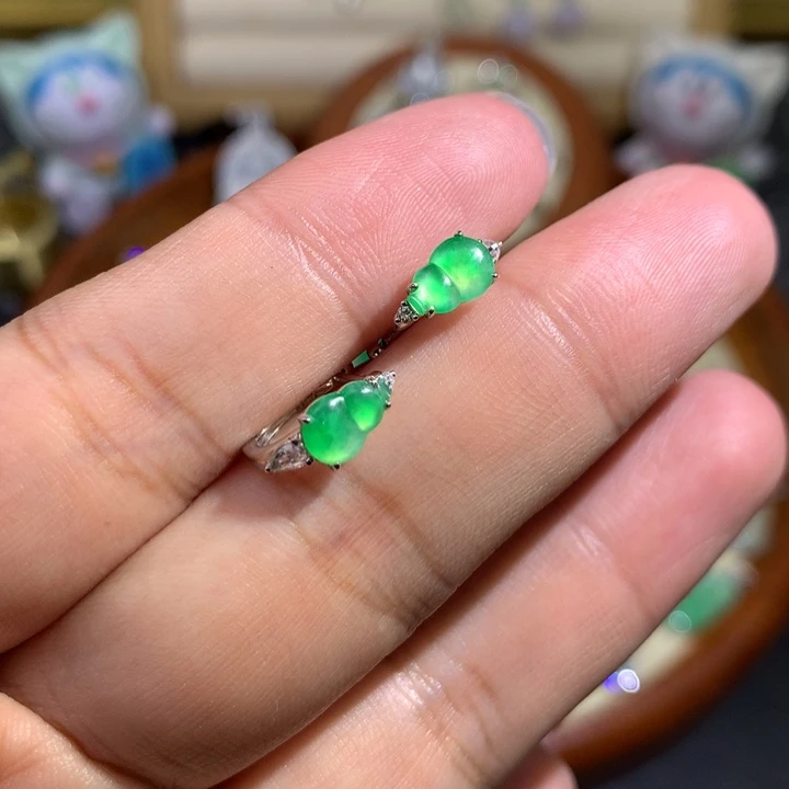 翡翠18K金镶嵌耳饰葫芦