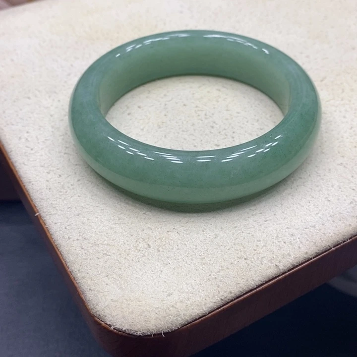 石英质玉未镶嵌手镯圈口：60