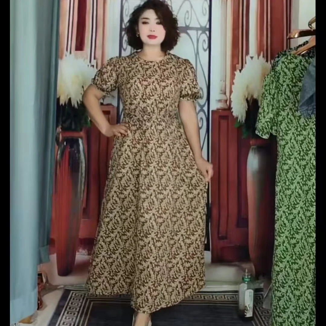 0009 女士漂亮的裙子。