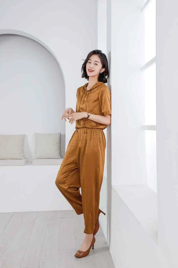 2025新款桑蚕丝女装上衣02561