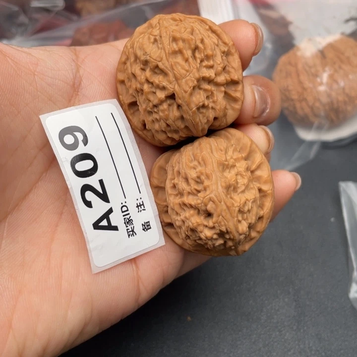 文玩核桃吊坠核桃