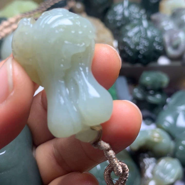 西***哥和田玉未镶嵌颈饰