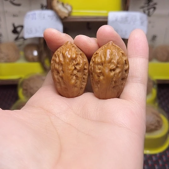 文玩核桃吊坠大秋