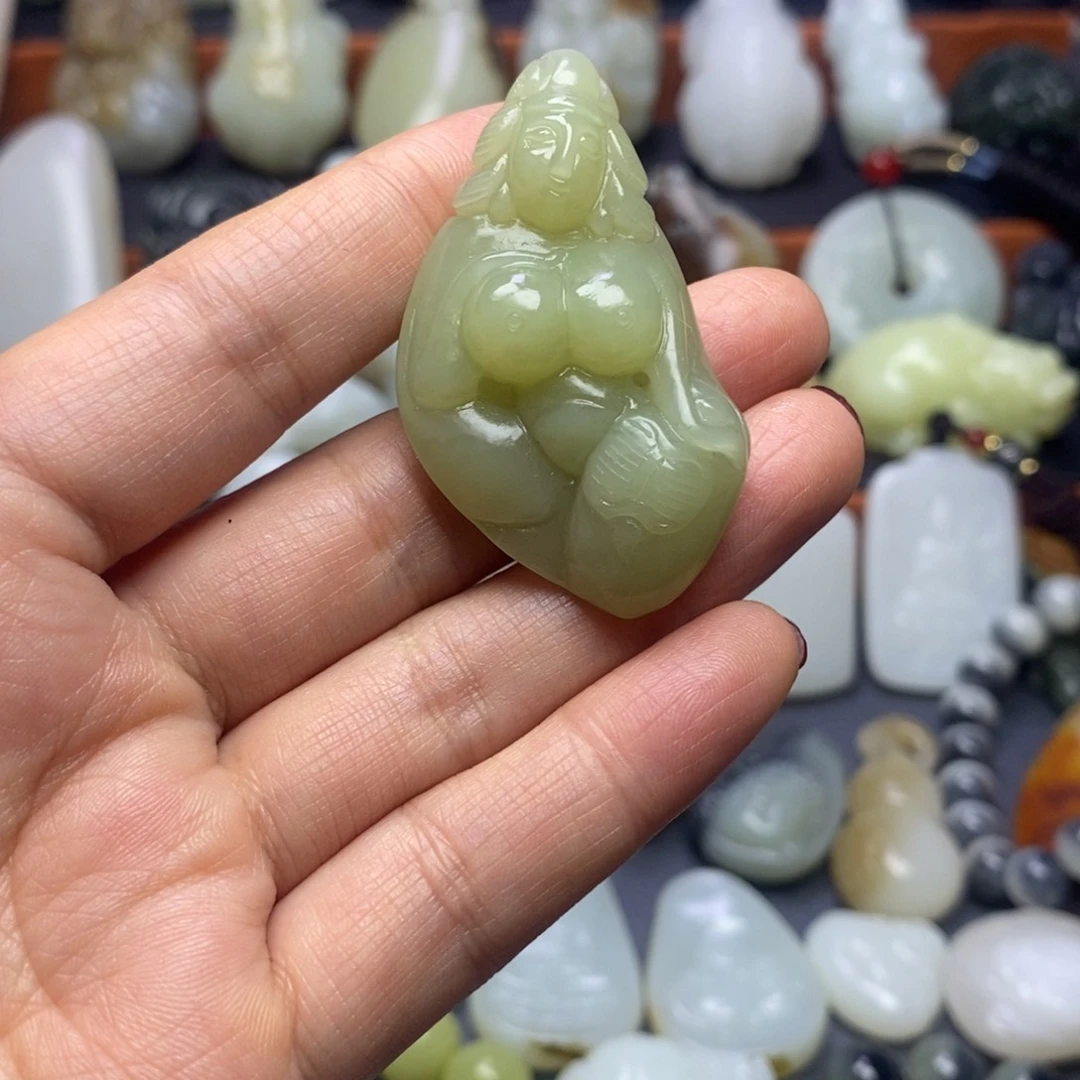 吊坠(不含链)未镶嵌和田玉（糖玉）