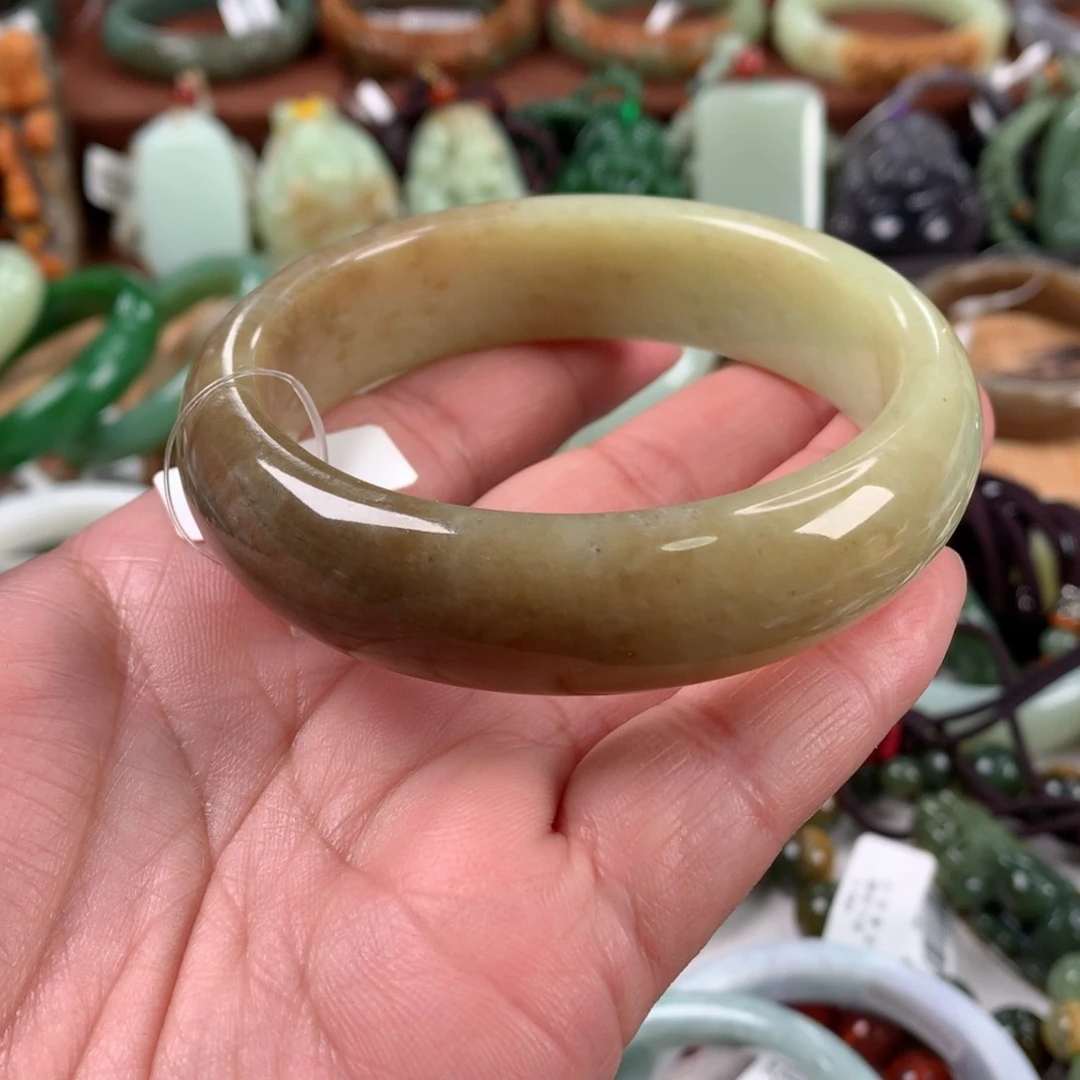 和田玉手镯未镶嵌61_62口径