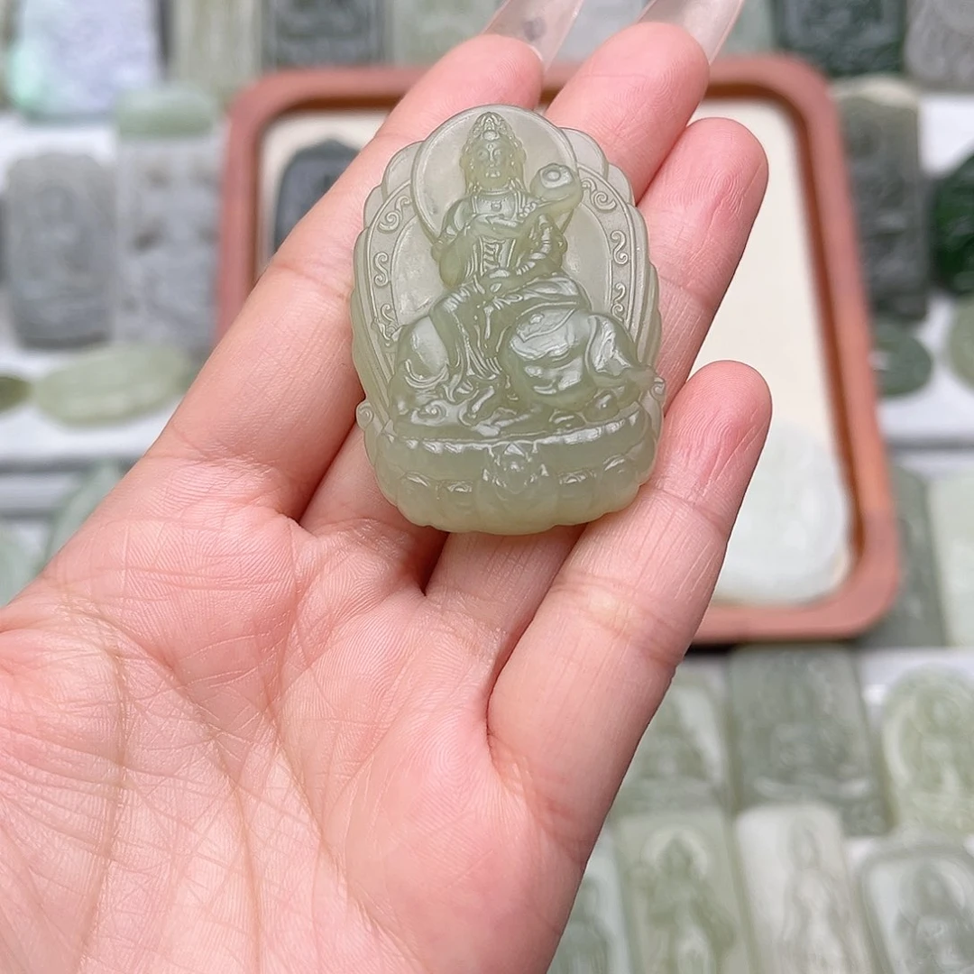 和田玉颈饰未镶嵌?****笑