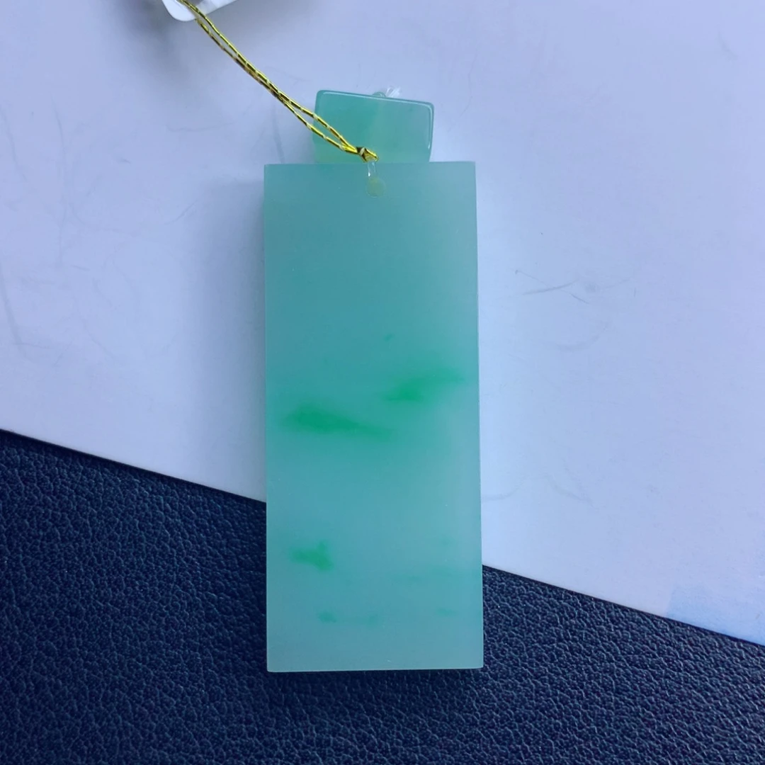 翡翠未镶嵌颈饰平安无事牌