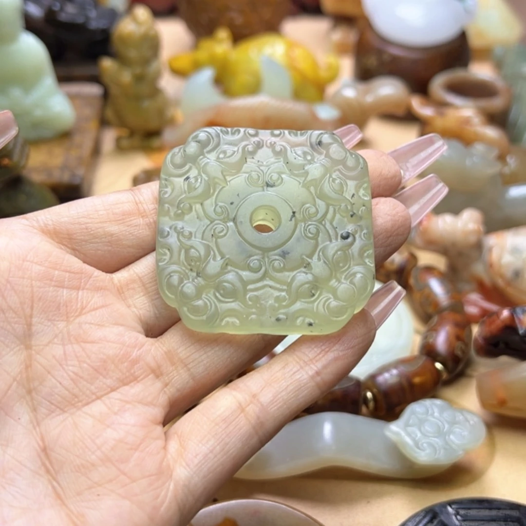 【闪购商品】蛇纹石玉颈饰未镶嵌