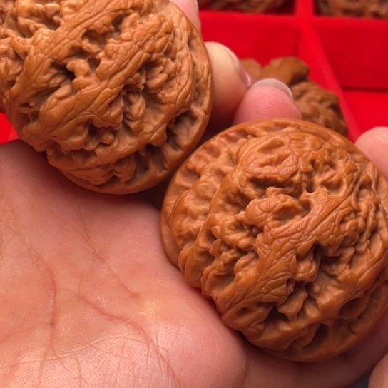 文玩核桃把件秦岭山脉核桃