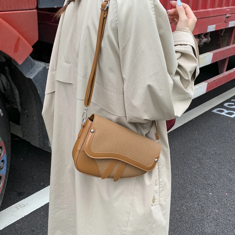高级质感复古小包包新款秋冬季斜挎包女款爆款2025新款