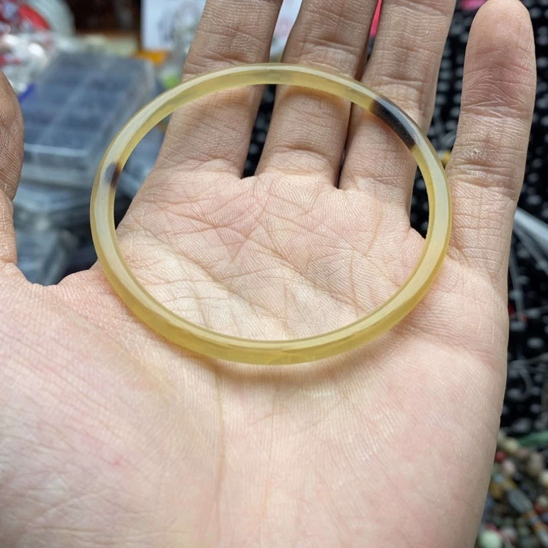 玛瑙/玉髓未镶嵌珠宝半成品一个59口羊角镯子B317