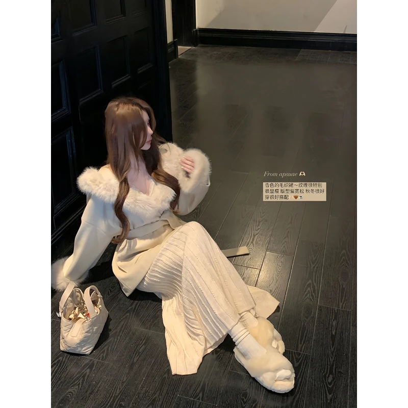 白水女 雪绒恋人 米白色羊毛半身裙女秋冬A字长款百褶裙B41247584