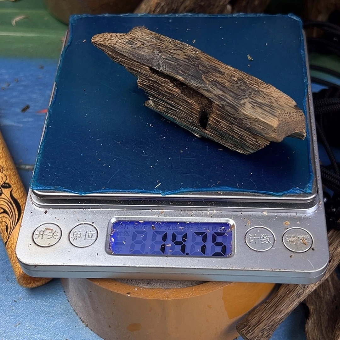 香料绿奇楠虫漏白棋14克