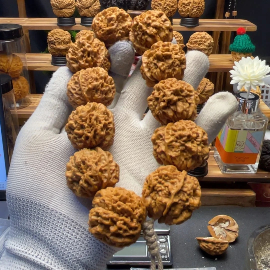 Z***z核桃33龙鳞舍利子手持 11颗