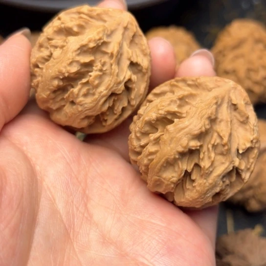 文玩核桃把件秦岭核桃2