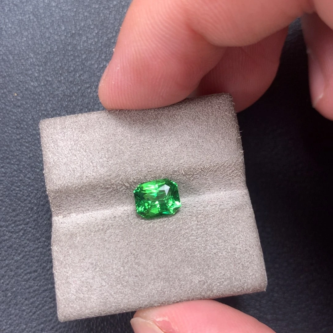 未镶嵌裸石石榴石（沙弗莱）裸石1.59ct