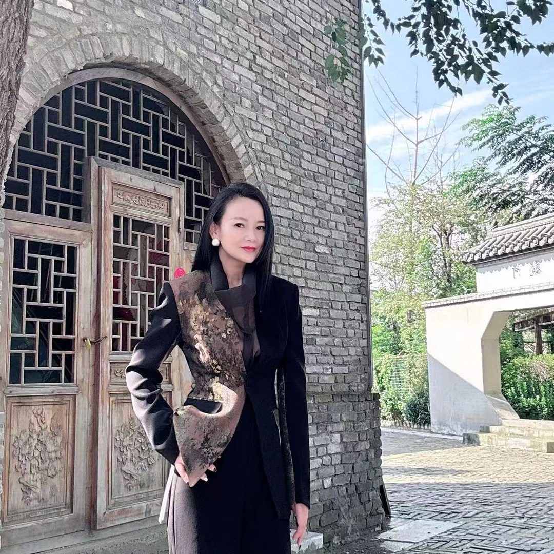 新款外套非常好看时尚简单大牌