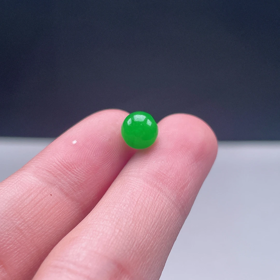 多样性发货缅甸翡翠满绿卡6+mm散珠一颗