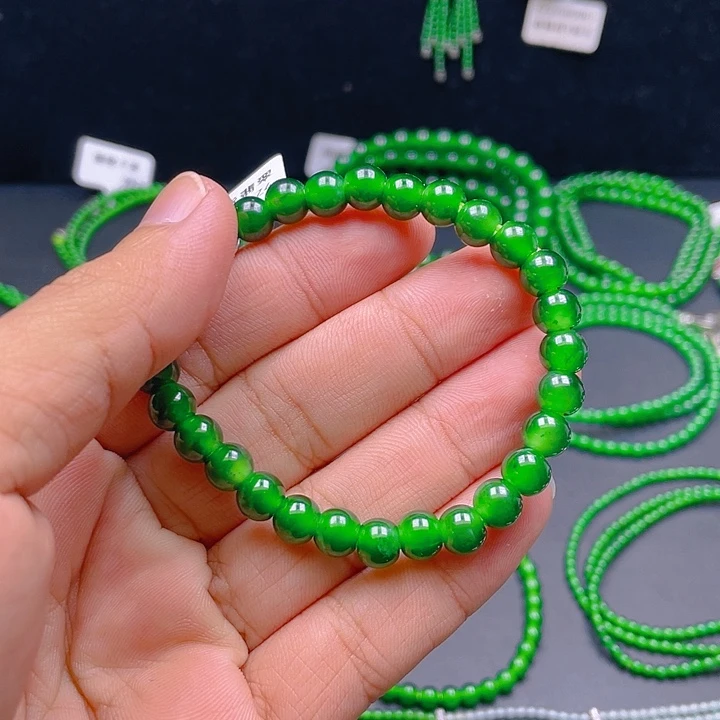 颈饰未镶嵌翡翠A货卡7