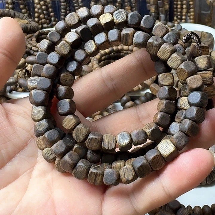 沉香手串M****i张勺子手串25克加