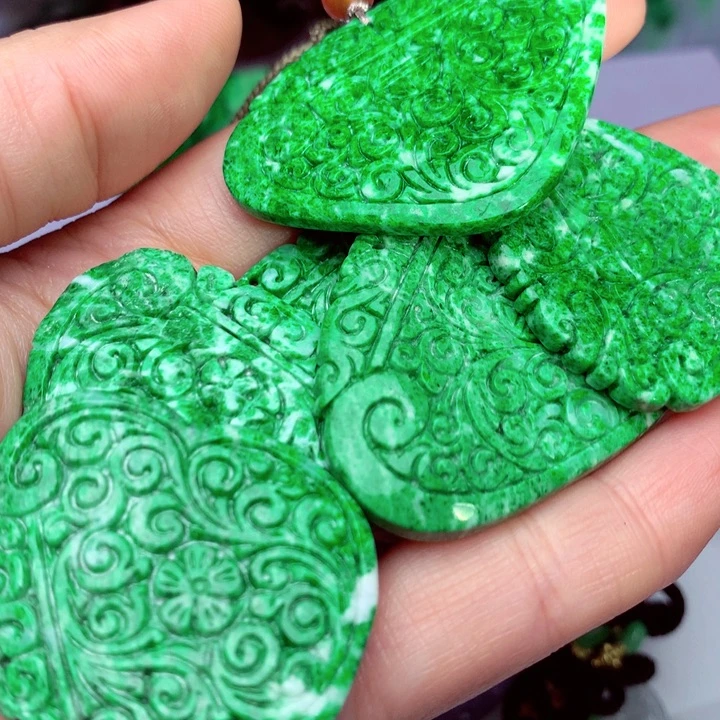 翡翠未镶嵌吊坠(不含链)多样性发一个