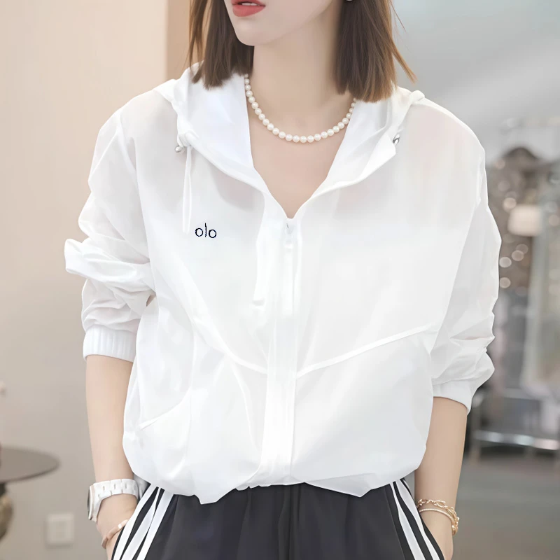 韩版小个子薄款防晒上衣2025春季户外休闲外套运动风连帽冲锋衣女
