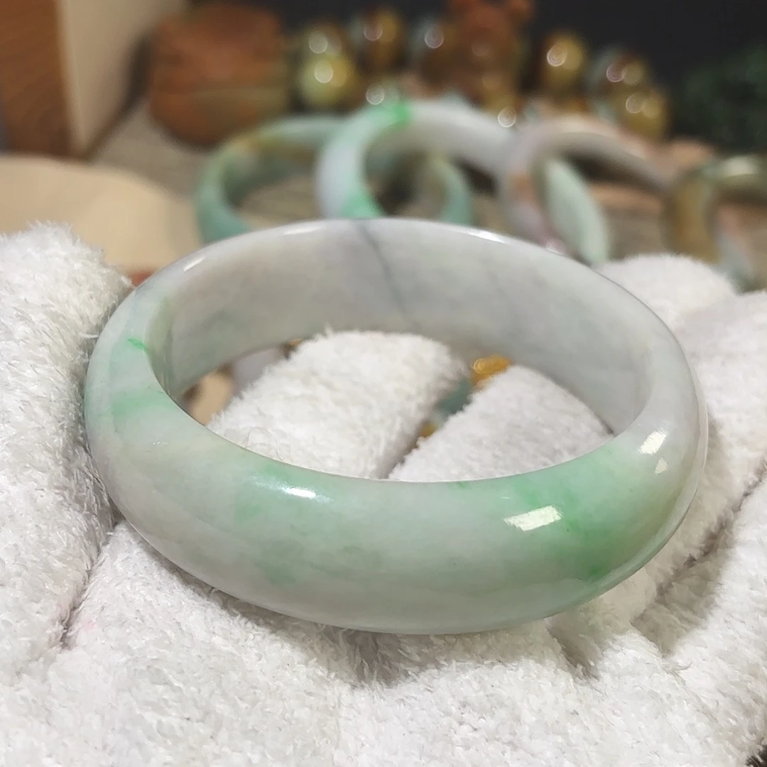 翡翠未镶嵌颈饰59.1轮胎，价格问主播