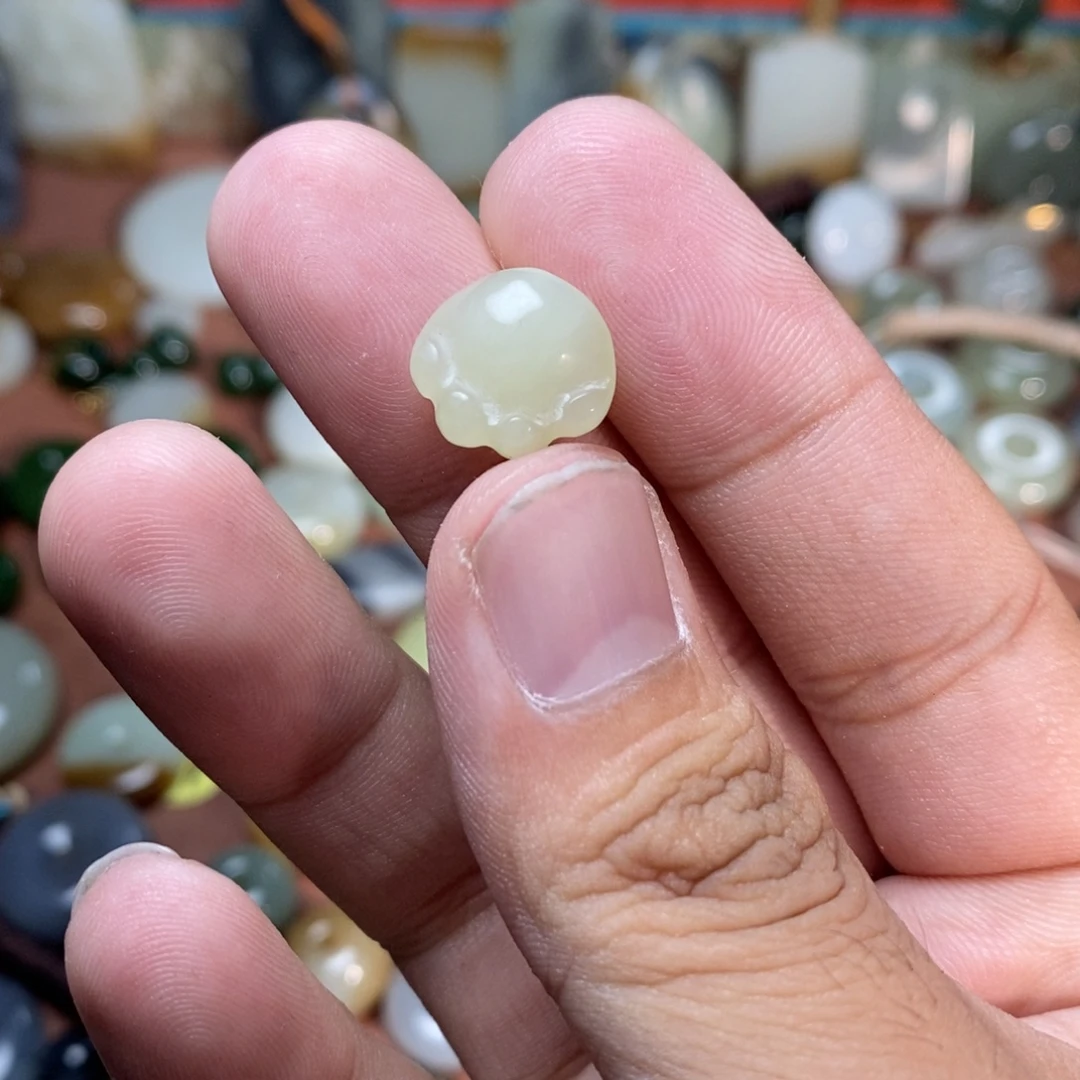 和田玉未镶嵌吊坠(不含链)