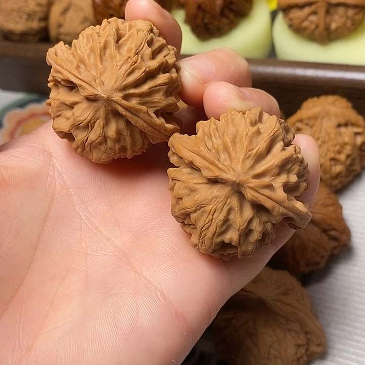 文玩核桃吊坠41.5龙麟