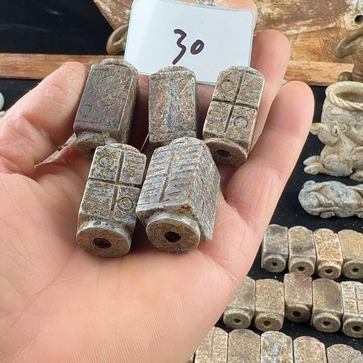 用***2和田玉未镶嵌颈饰