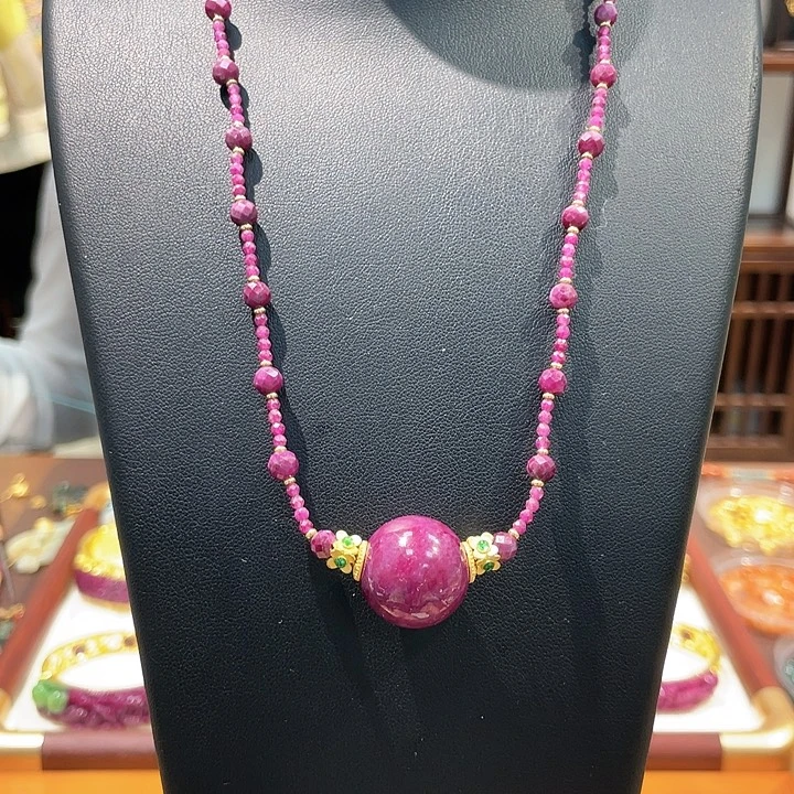 锦纶非金属红宝吊坠