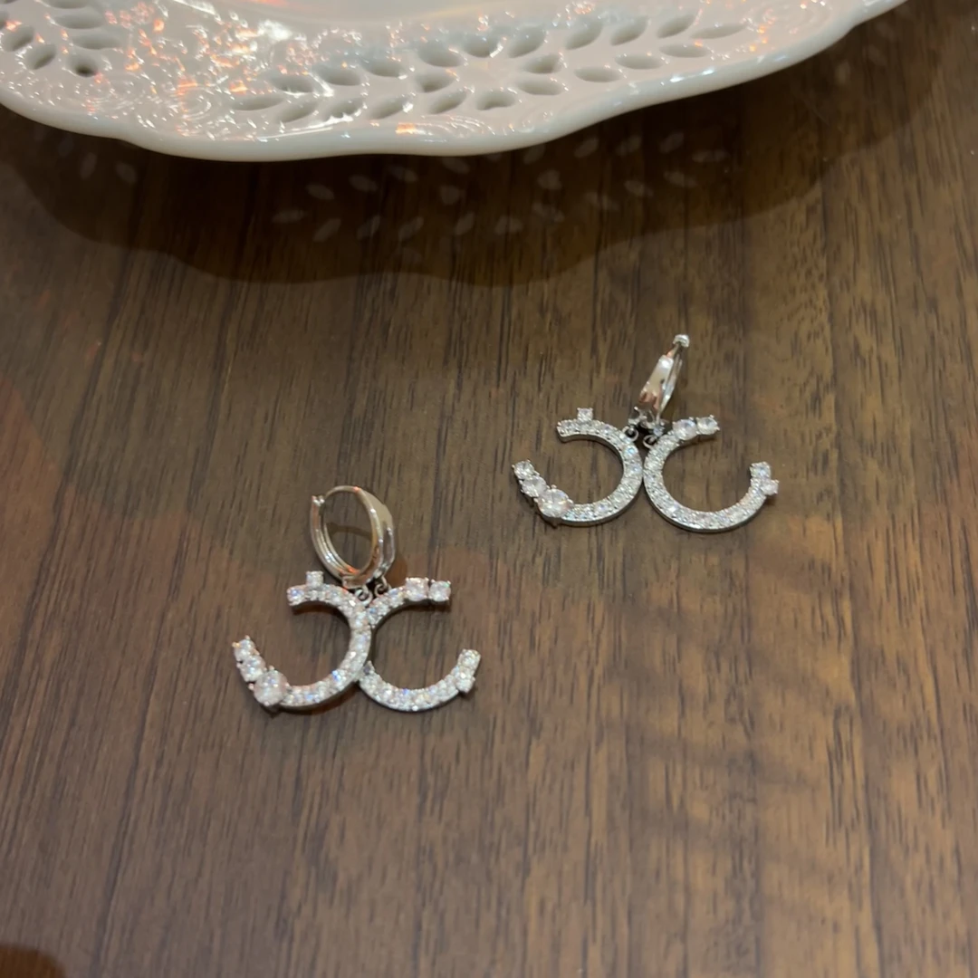 925银合成锆石耳饰 CHANGE x 字母耳钉 小众气质感 特 E614