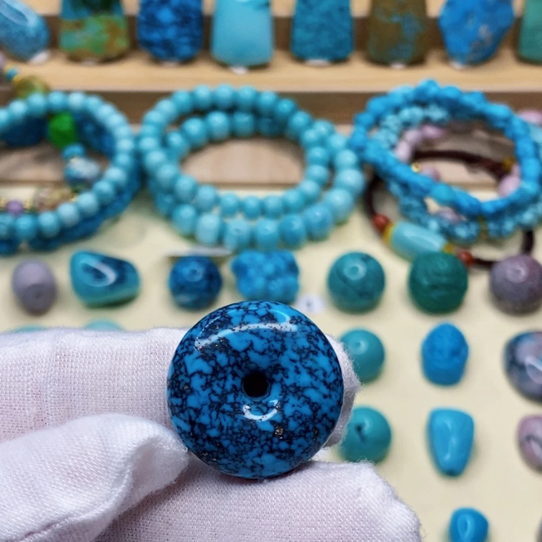 绿松石未镶嵌珠宝奇石