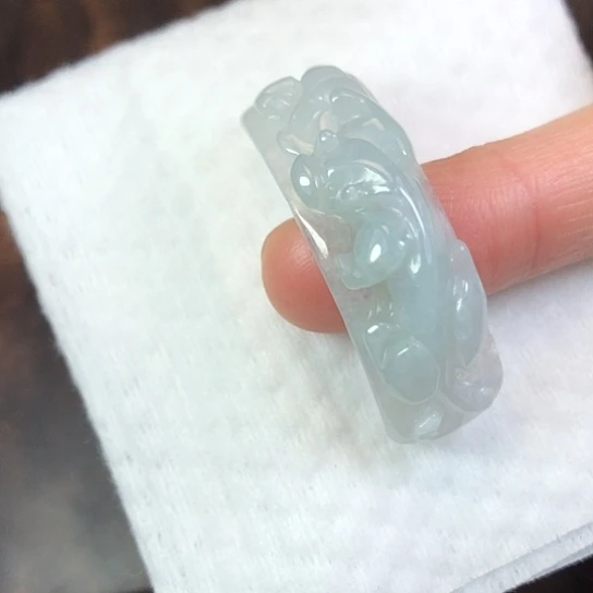 翡翠未镶嵌颈饰缅甸A货，每天下午1点半开播