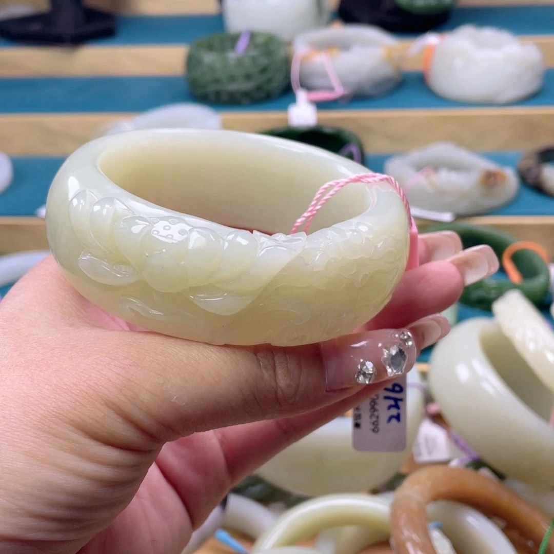 和田玉手镯未镶嵌87