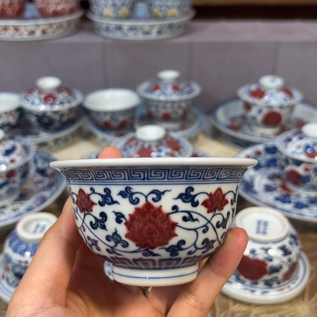 青花釉里红缠枝莲中号压手